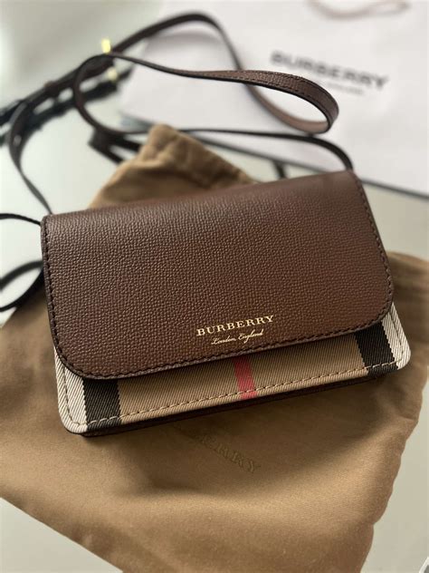 kabelka burberry